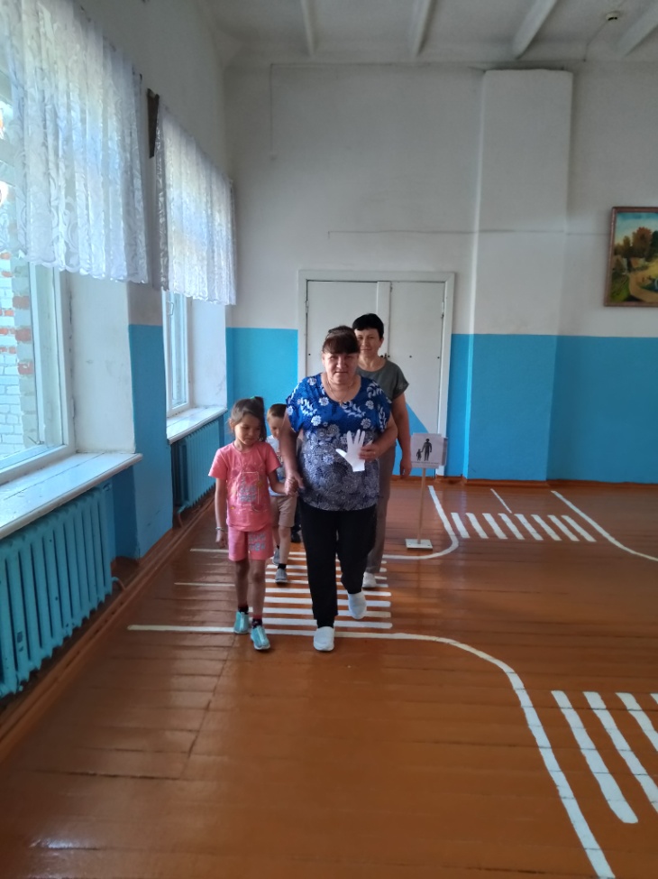Правилам дорожного движения (ПДД) с родителями.